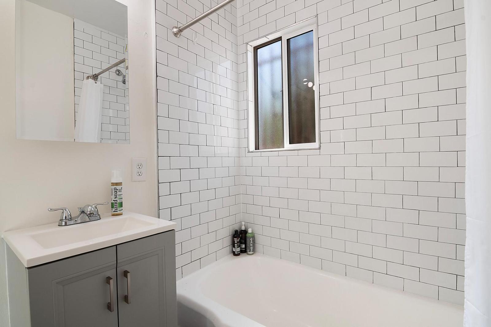 Updated 1br Near Sunset Strip * Los Angeles